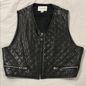 Vintage EMANUEL UNGARO 8 42 Black Quilted LEATHER Zipper Vest Pockets Silver EUC